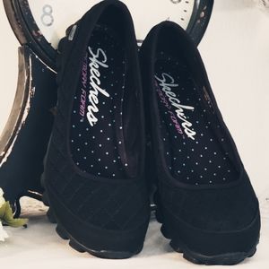 Sketchers 8.5 EZ Flex Memory Foam Quilted Slip-Ons